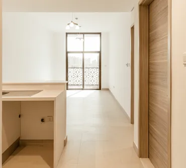 Studio in Iris Amber